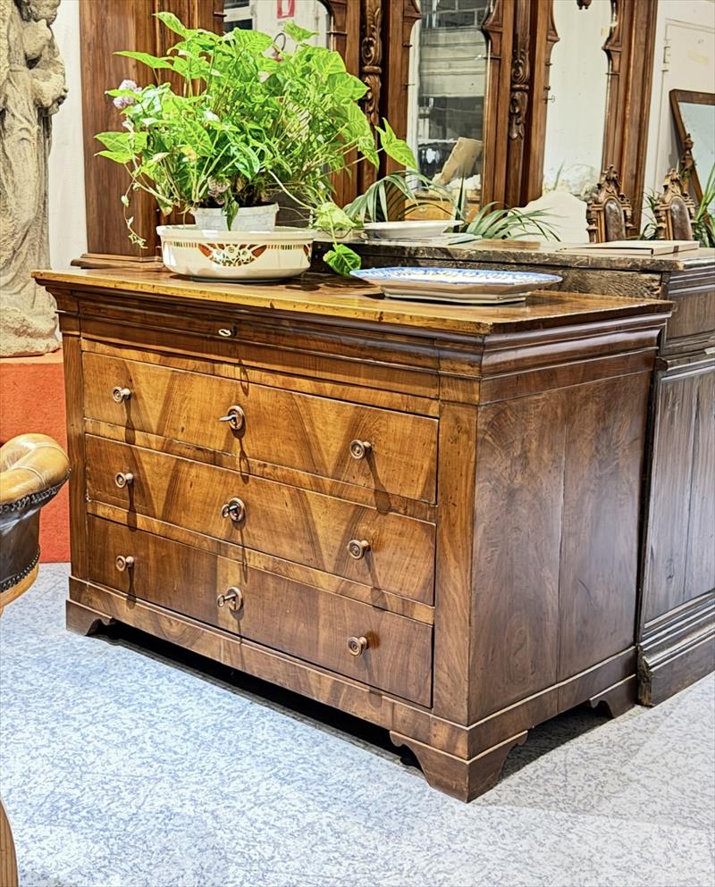 Comò toscano in noce, primi '800