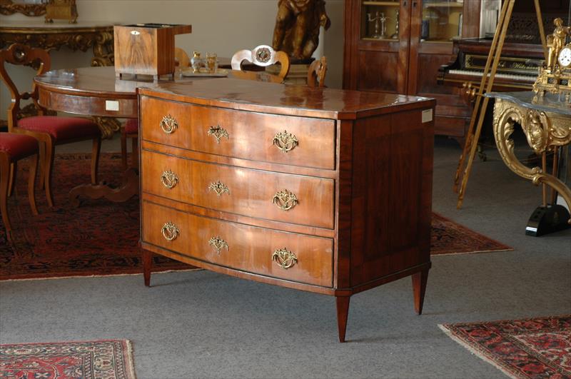 Louis XVI Chest of Drawers, Neoclassical Elegance