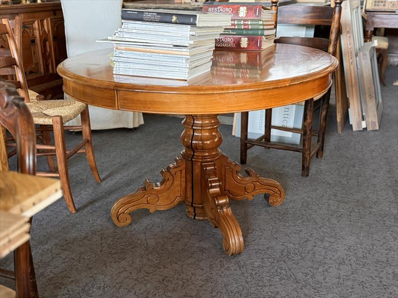 Early 19th-Century Table: Prestigious Noble Elegance