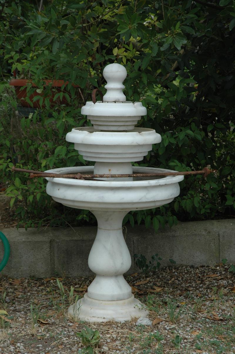 Cloister fountain, Tuscany, 19th century